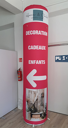 Une ligne gonflable verticale pour votre communication.